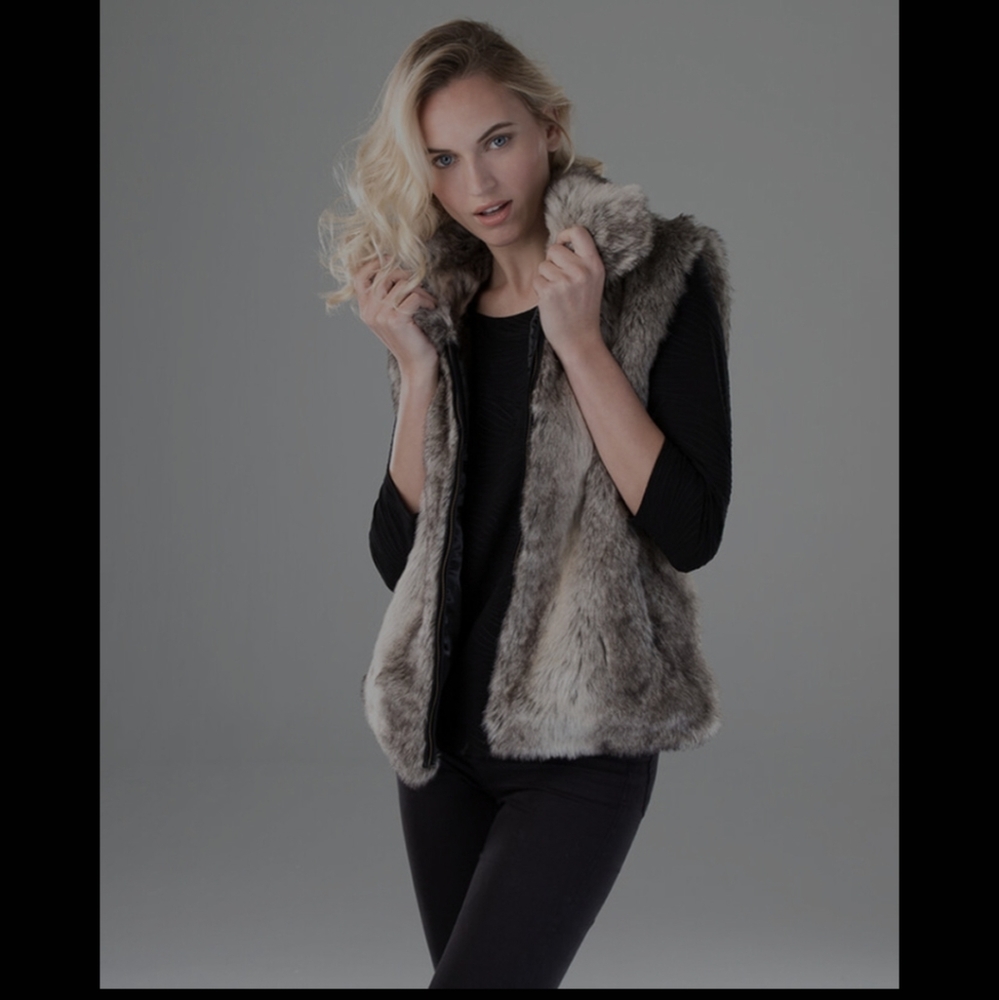 Surell Faux Rabbit Fur Vest M/L Chinchilla color